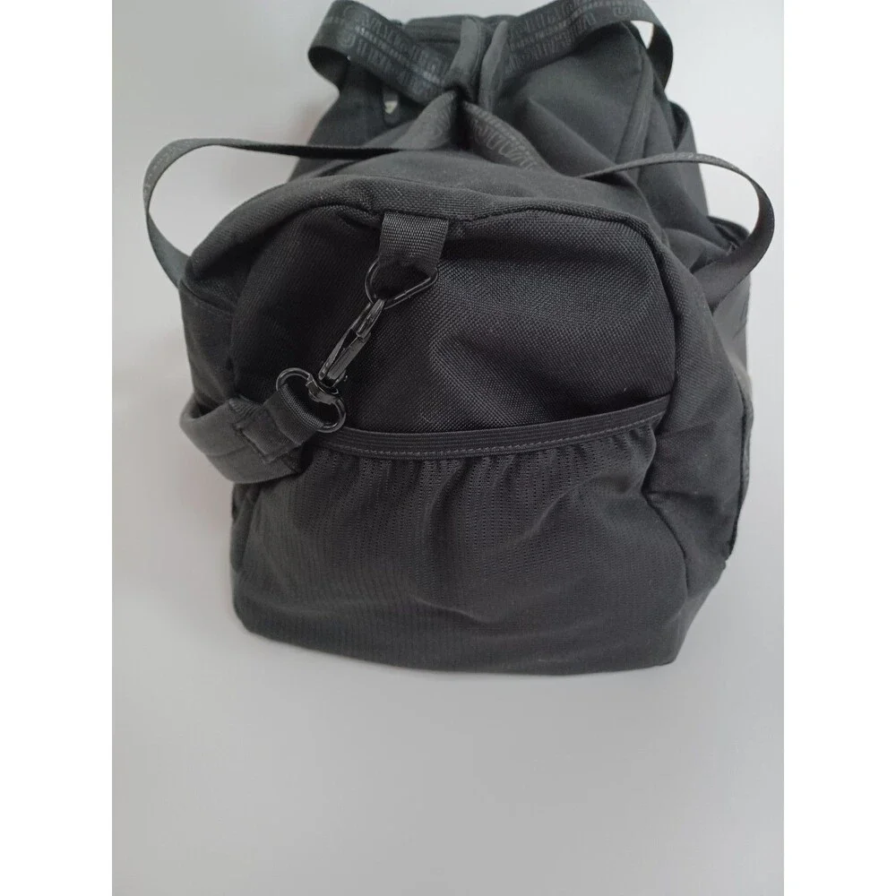 Gymshark Duffel Bag Medium Everyday Gym Bag Black Lightweight Workout Sports
